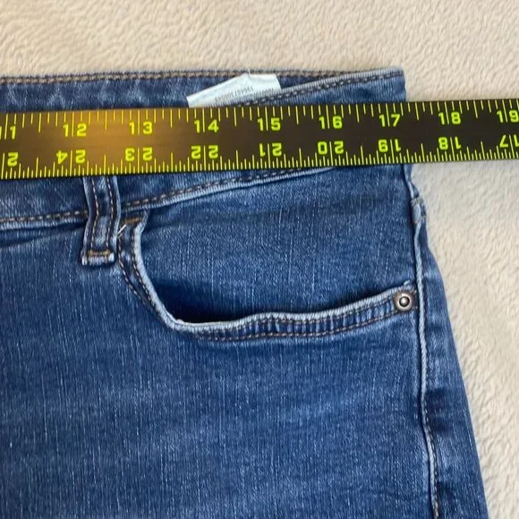 Lee Womens Capri Jeans Size 14 Medium Blue Denim Straight Cropped Stretch Casual - Picture 5 of 16